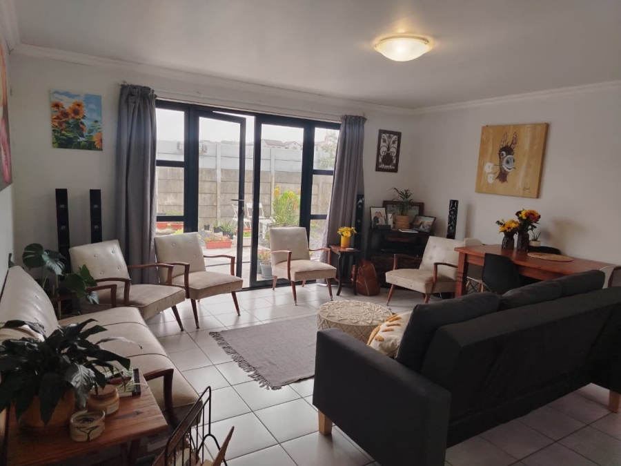 3 Bedroom Property for Sale in Loucharmante Western Cape